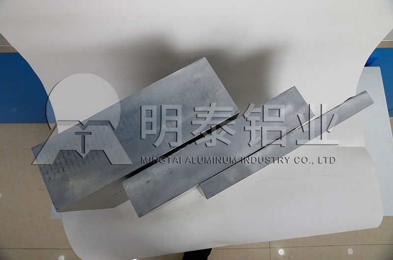 用于汽車-模具-百葉窗5052鋁板多少錢一噸？廠家為您詳細(xì)介紹